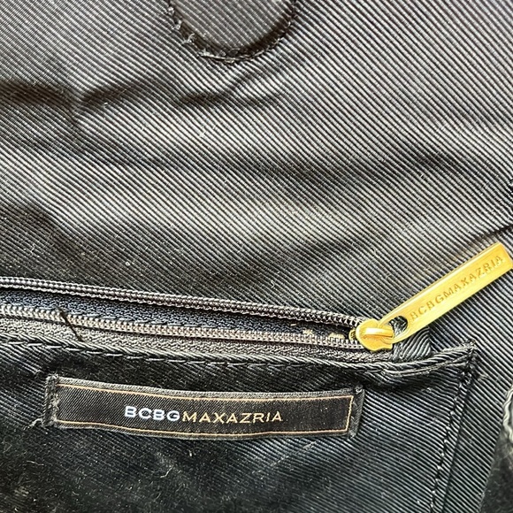 ♟️ Y2K Vintage Circa 2004 Wristlet with Gold Chain handle ✨ - Picture 9 of 15